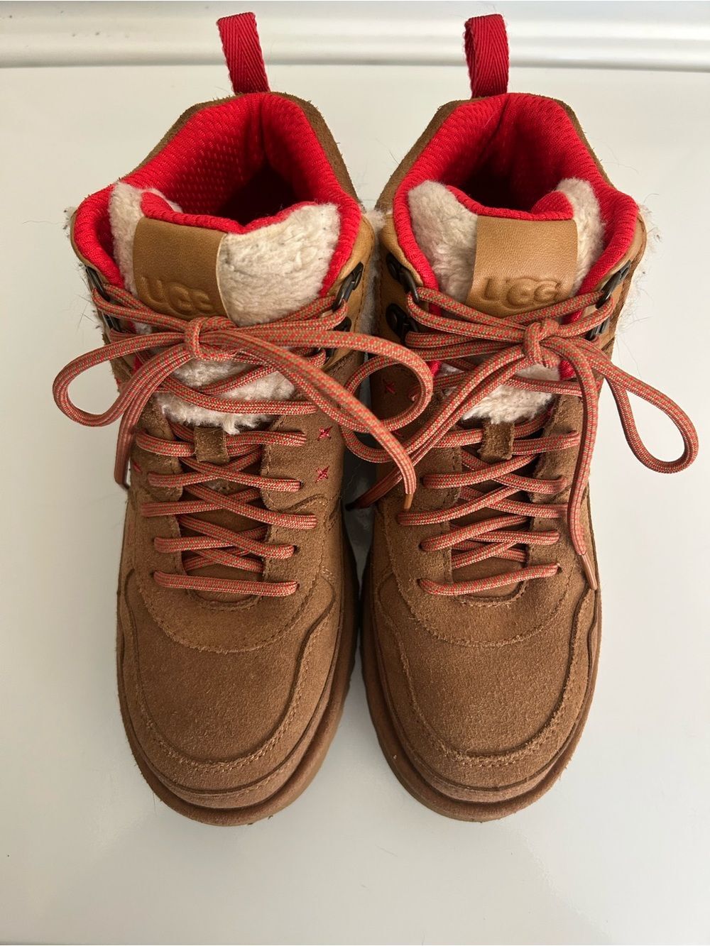 UGG Women’s Hi Heritage Sneaker Boots Chestnut Suede with Sherpa and Red Sz 7